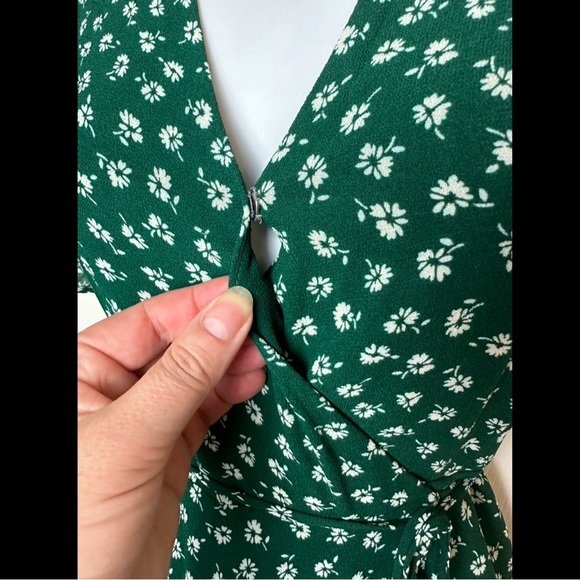 REFORMATION Lucky Mini Dress Chive Emerald Green White Floral Clover Wrap Short - Picture 7 of 15